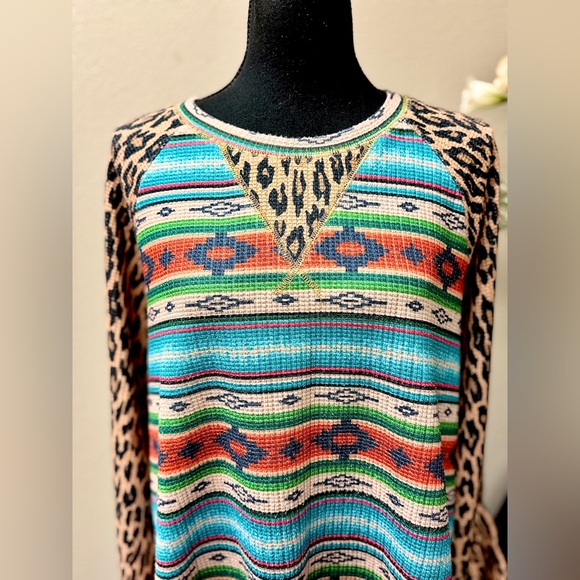Fashion Express Multicolor Vibrant Southwestern Serape & Leopard Print Top Sz 1X - Picture 7 of 10